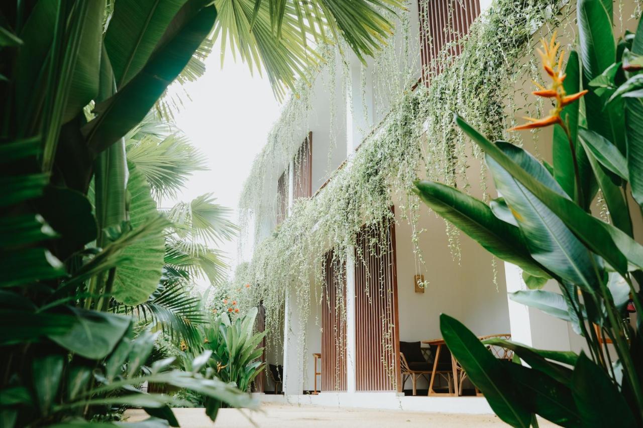 Porter Hotel - Surf & Yoga Retreat Kuta  Buitenkant foto