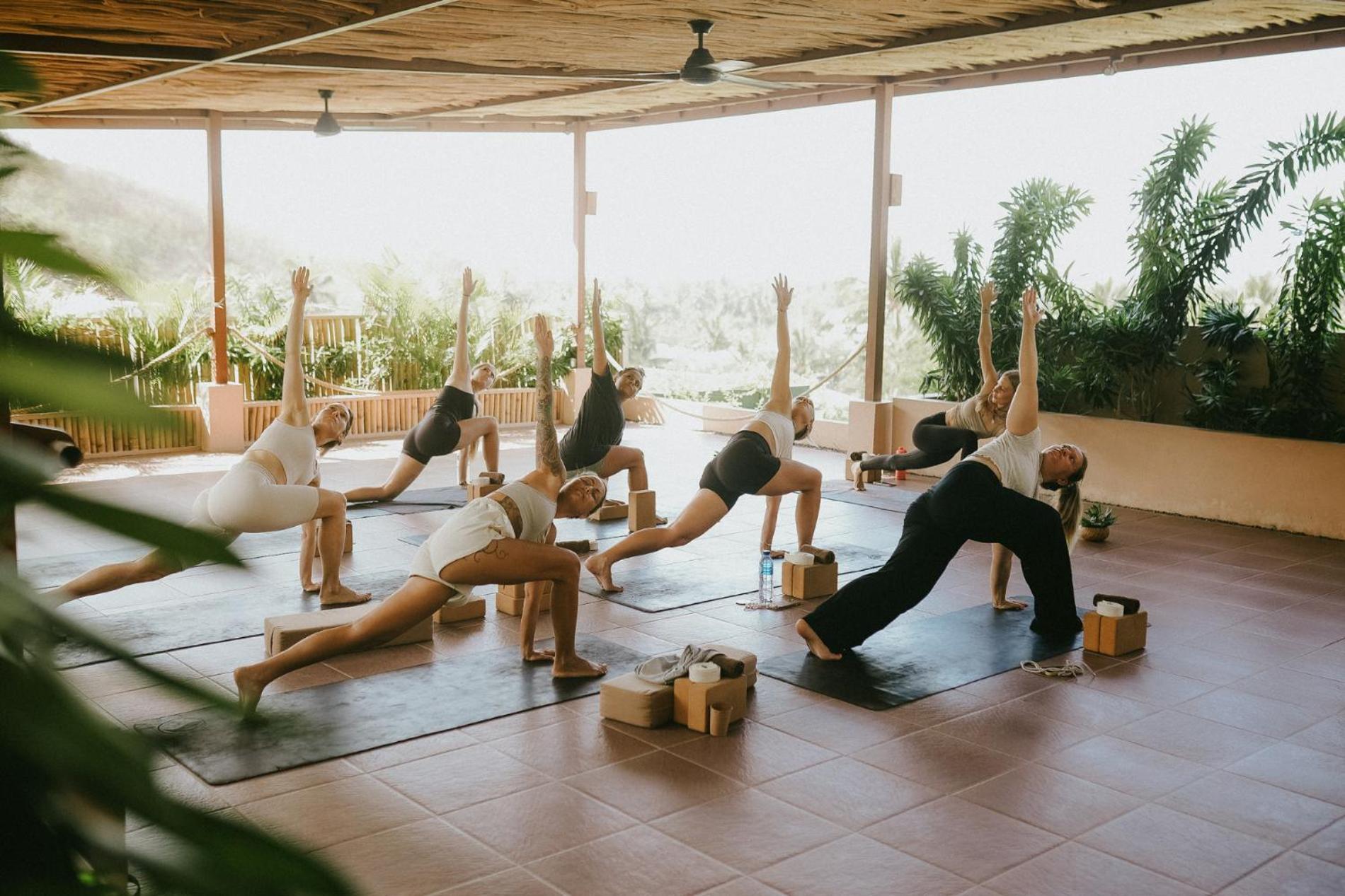 Porter Hotel - Surf & Yoga Retreat Kuta  Buitenkant foto